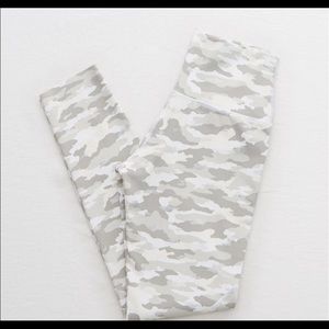 arie camo leggings